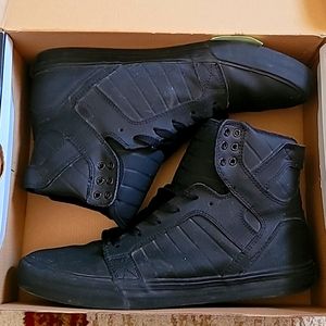 SUPRA Footwear